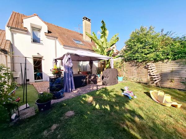 Espace, confort et lumière pour cette maison aux portes du centre ville