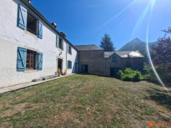 Magnifique ferme de 1828 comprenant deux logements indépendants sur 4290 m2 de terrain