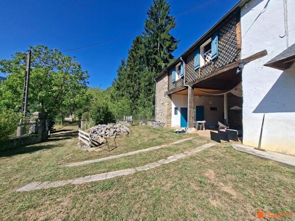 Magnifique ferme de 1828 comprenant deux logements indépendants sur 4290 m2 de terrain