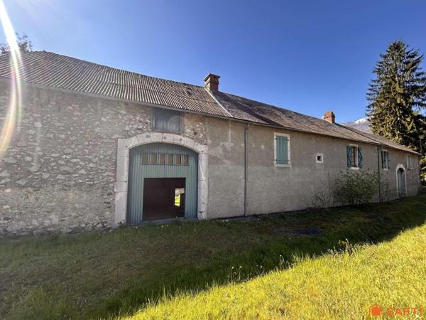 Magnifique ferme de 1828 comprenant deux logements indépendants sur 4290 m2 de terrain