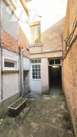 Un ensemble immobilier de deux appartements