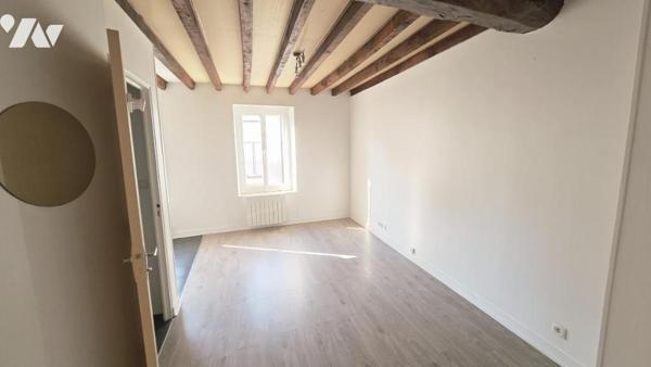 Un ensemble immobilier de deux appartements