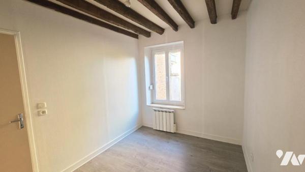 Un ensemble immobilier de deux appartements