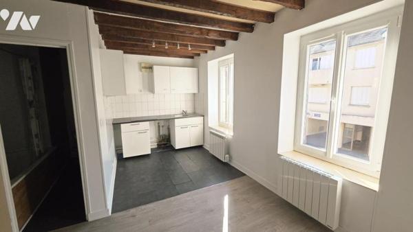 Un ensemble immobilier de deux appartements