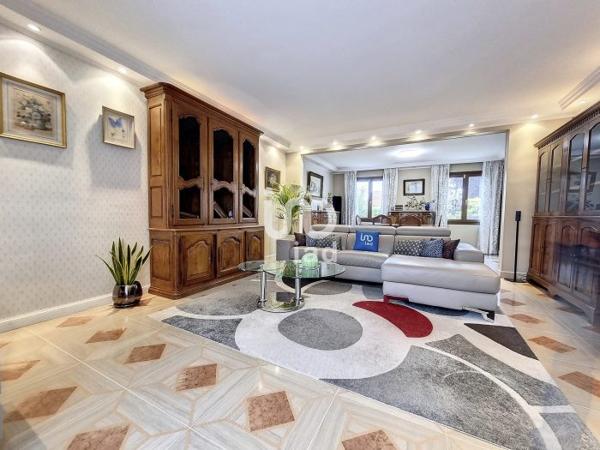 Maison Le Blanc-Mesnil 180 m²