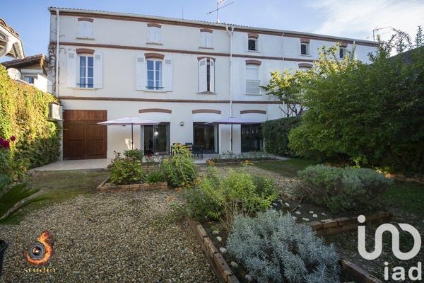 Maison traditionnelle 9 pièces de 220 m² à Villeneuve-de-Marsan (40190)