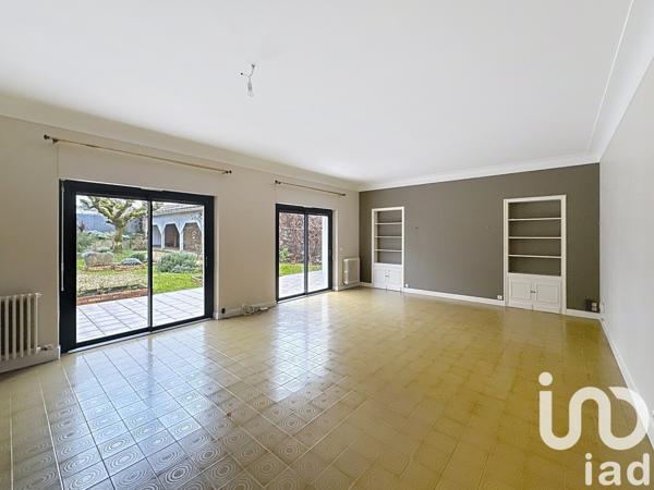 Maison traditionnelle 9 pièces de 220 m² à Villeneuve-de-Marsan (40190)