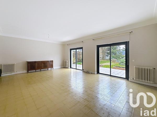 Maison traditionnelle 9 pièces de 220 m² à Villeneuve-de-Marsan (40190)