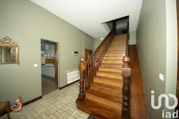 Maison traditionnelle 9 pièces de 220 m² à Villeneuve-de-Marsan (40190)