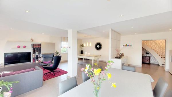 Maison La Membrolle Sur Longuenee 8 pièce(s) 253 m2