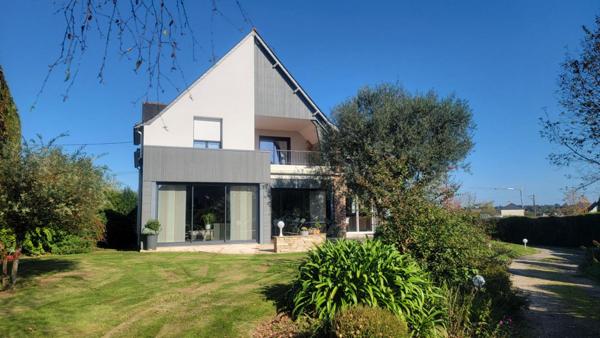 Maison La Membrolle Sur Longuenee 8 pièce(s) 253 m2