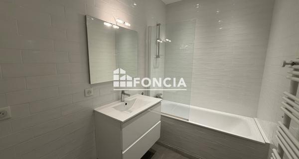 Location Appartement 4 pièces 83.65 m² - Lyon 69006