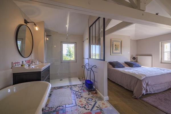 Maison
         8 pièces
        - 252 m² Bien prestige