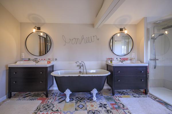 Maison
         8 pièces
        - 252 m² Bien prestige