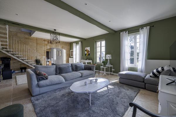 Maison
         8 pièces
        - 252 m² Bien prestige