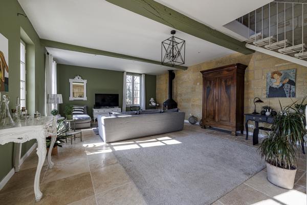 Maison
         8 pièces
        - 252 m² Bien prestige