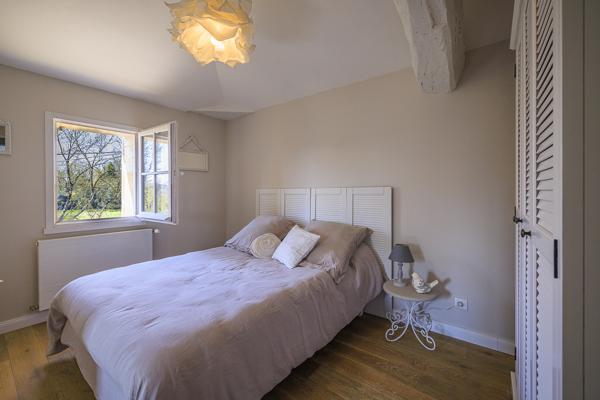 Maison
         8 pièces
        - 252 m² Bien prestige