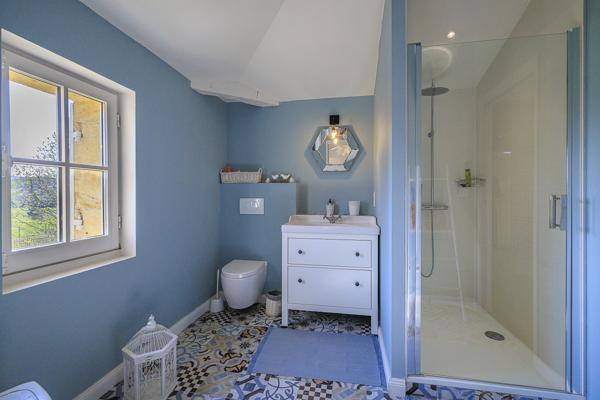 Maison
         8 pièces
        - 252 m² Bien prestige