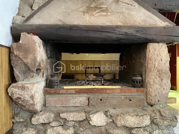 Maison de village de 303 m²