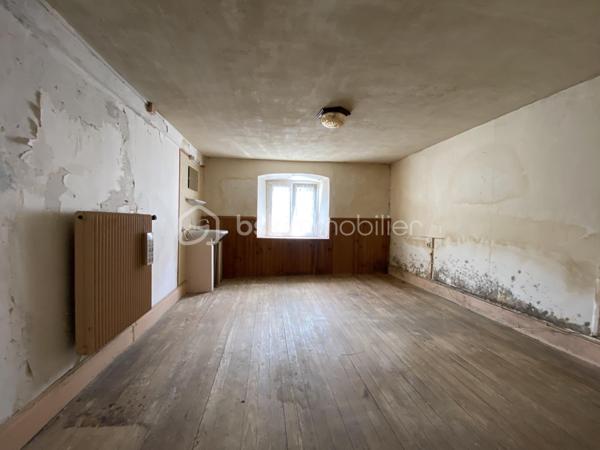 Maison de village de 303 m²