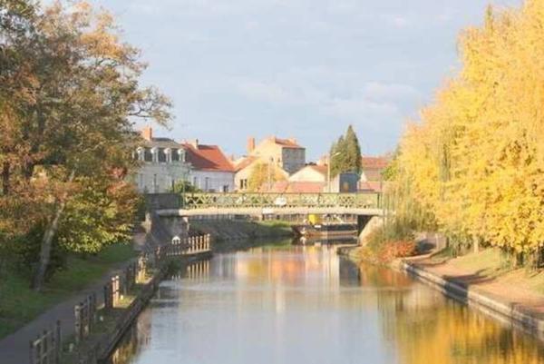 exclusivité Fonds de commerce restaurant à vendre DIGOIN (71) proche Paray le Monial et Gueugnon