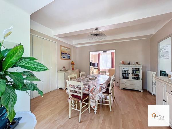 Maison T7 de 160m² avec jardin, caves et garages