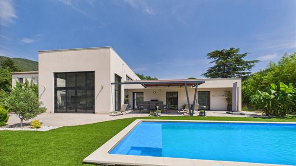 Maison 7 pièces - 232 m² Exclusivité efficity