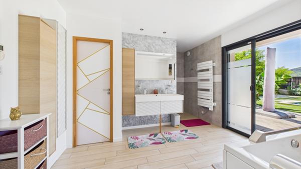 Maison 7 pièces - 232 m² Exclusivité efficity