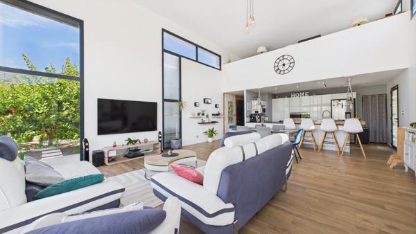 Maison 7 pièces - 232 m² Exclusivité efficity