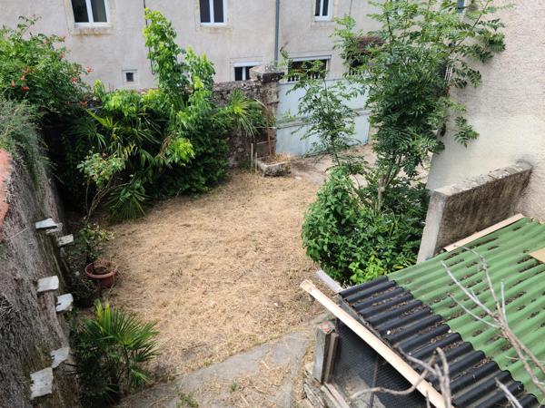 Maison en pierre de charme. Garage Terrasse Jardin
