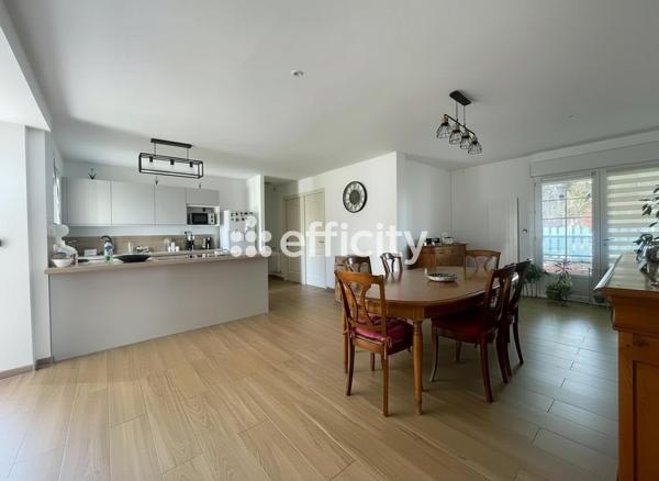 Maison
         4 pièces
        - 92 m² 245 000 € *