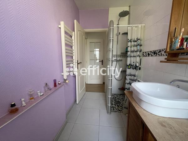 Maison
         4 pièces
        - 92 m² 245 000 € *