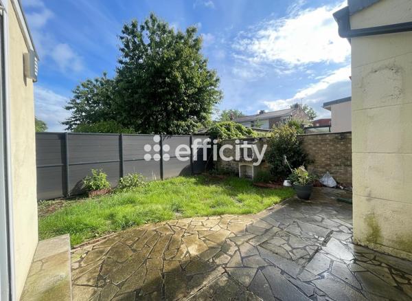 Maison
         4 pièces
        - 92 m² 245 000 € *