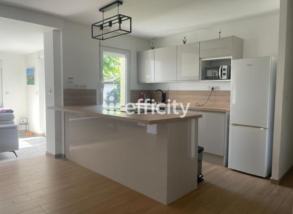 Maison
         4 pièces
        - 92 m² 245 000 € *