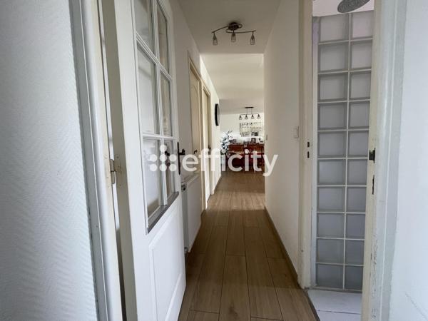 Maison
         4 pièces
        - 92 m² 245 000 € *
