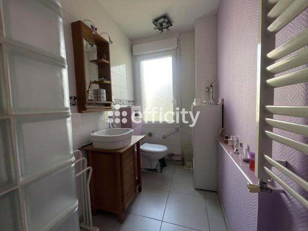 Maison
         4 pièces
        - 92 m² 245 000 € *