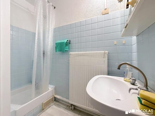 Studio de 31 m² avec balcon, parking et cave – Bordeaux Caudéran