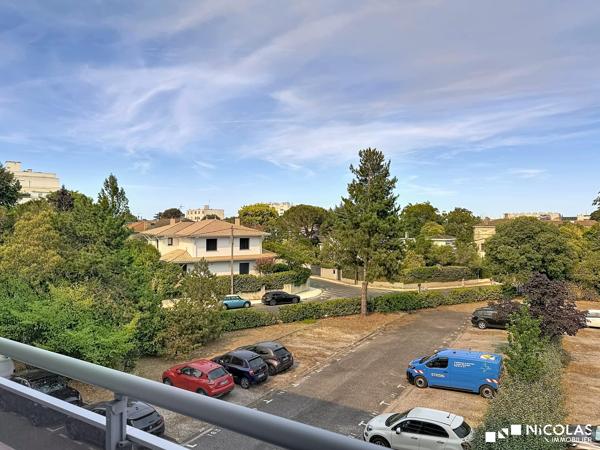 Studio de 31 m² avec balcon, parking et cave – Bordeaux Caudéran