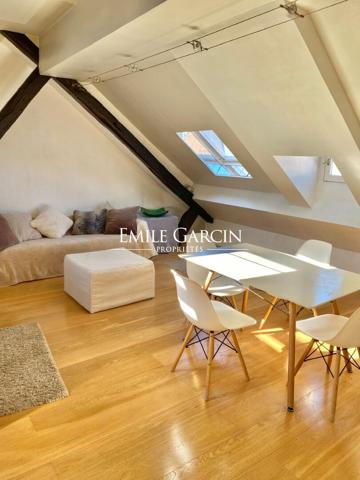 A vendre - Appartement - Paris 75005 - Quartier Latin - Vues dégagées - Dernier étage