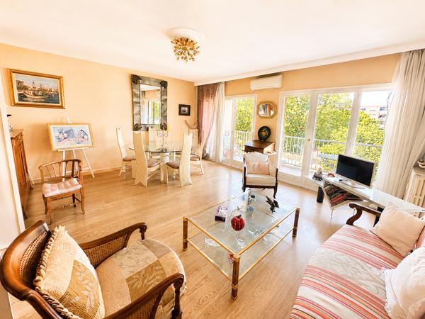 Appartement
         3 pièces
        - 84 m² Exclusivité 165 000 € *