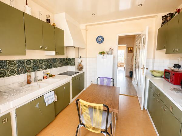 Appartement
         3 pièces
        - 84 m² Exclusivité 165 000 € *