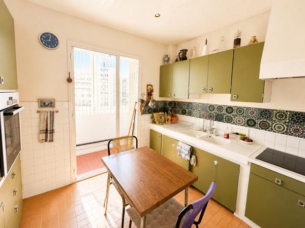 Appartement
         3 pièces
        - 84 m² Exclusivité 165 000 € *