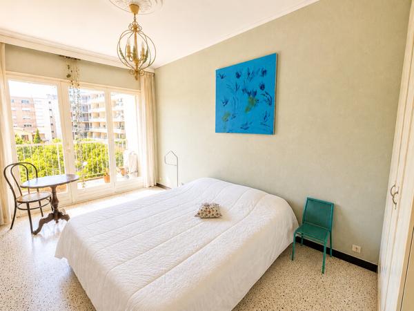 Appartement
         3 pièces
        - 84 m² Exclusivité 165 000 € *