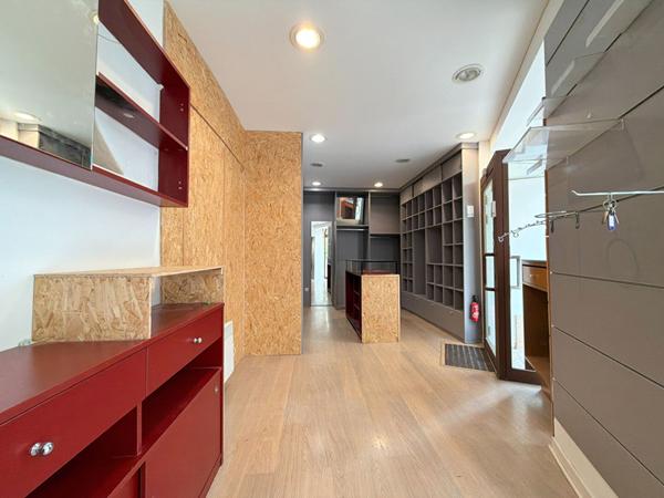 A VENDRE 84120 PERTUIS MAISON DE VILLE TYPE 4 PIECES SUR PLUSIEURS NIVEAUX