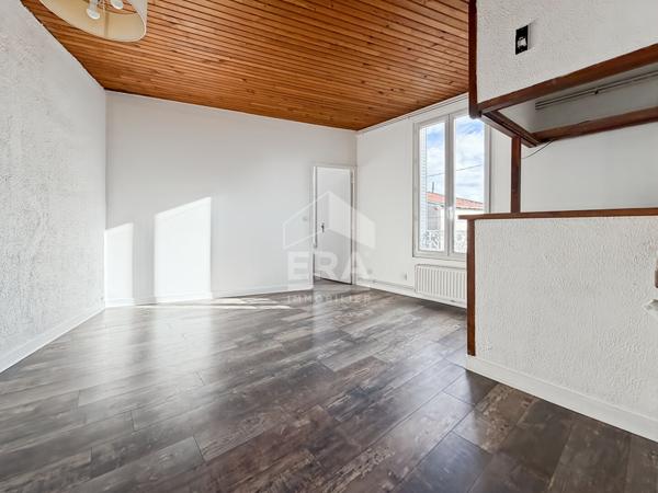 Montreuil  Maison 68.5 m² divisée en 2 appartements, fort potentiel locatif