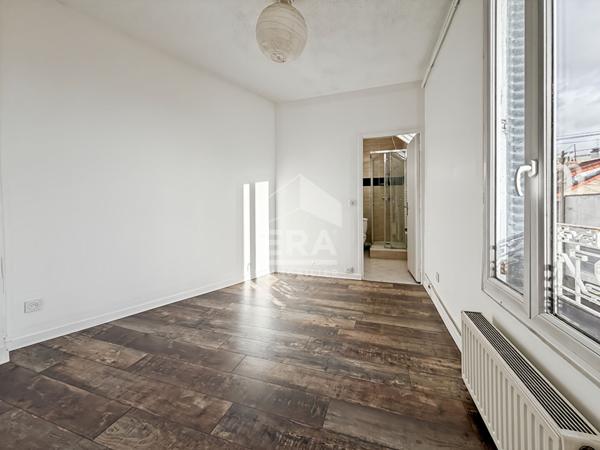 Montreuil  Maison 68.5 m² divisée en 2 appartements, fort potentiel locatif