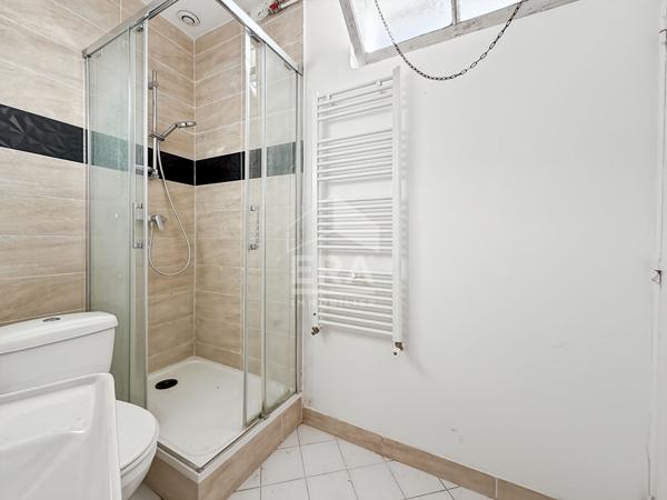 Montreuil  Maison 68.5 m² divisée en 2 appartements, fort potentiel locatif