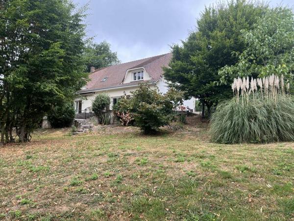 Maison à vendre |  Saint-Amand-Montrond |  9 pièces | 240 m²