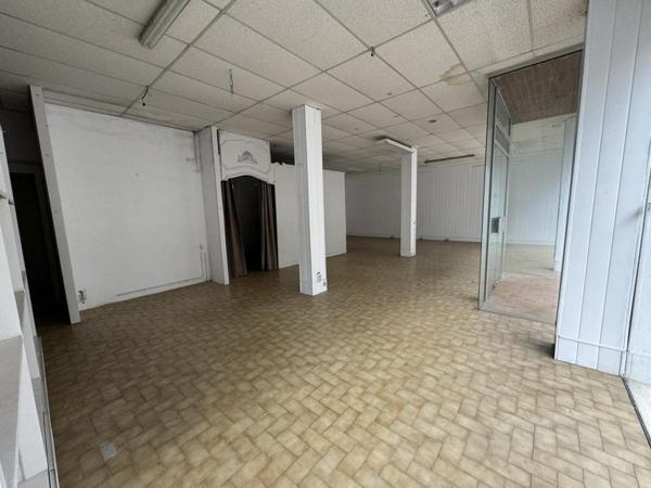 LOCAL COMMERCIAL HYPER CENTRE LORIENT -96 m²