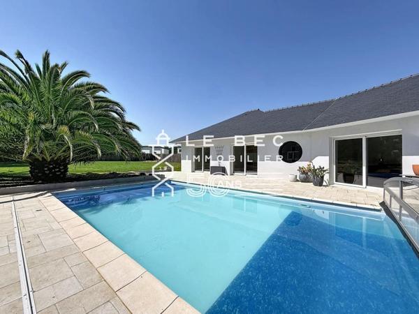 RIANTEC : Charmante maison de plain-pied avec piscine